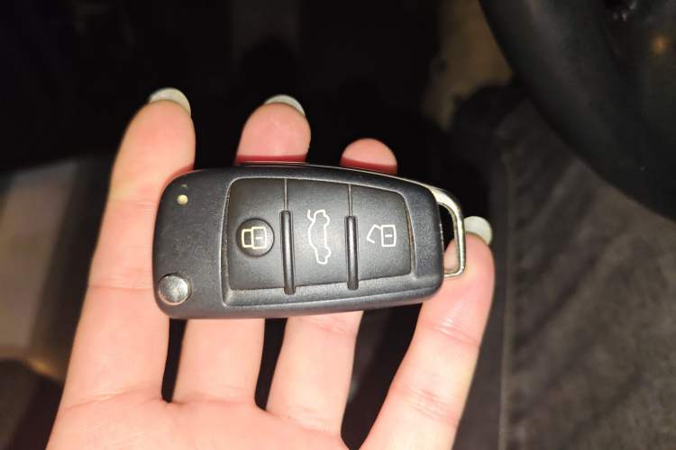 Used Audi Q7 2015 40 TFSI Collector's Edition Vehicle Key
