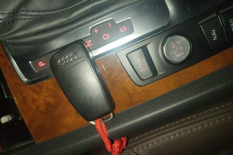 Used Audi Q7 2015 35 TDI Excellence Edition Vehicle Key