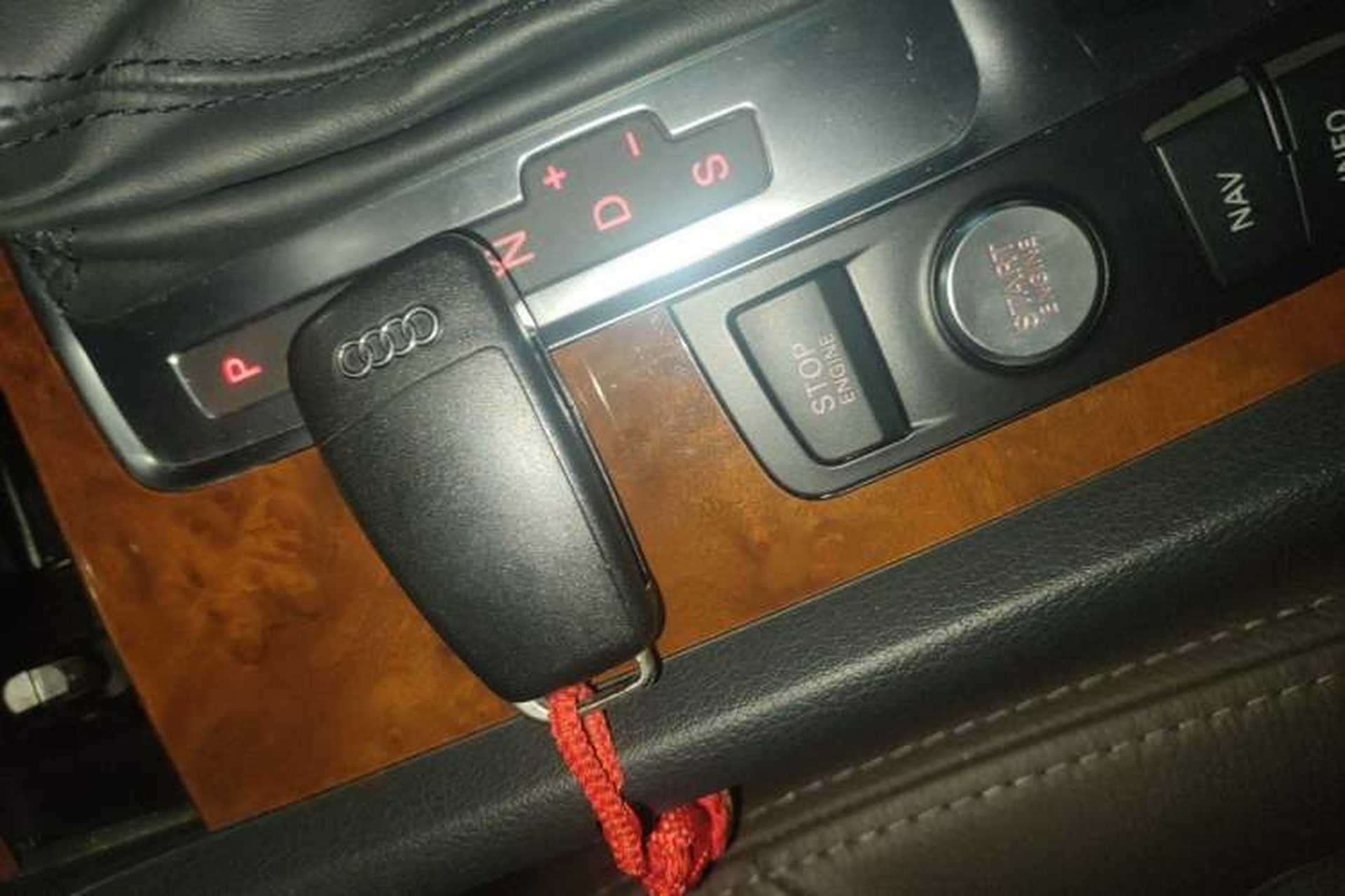 Used Audi Q7 2015 35 TDI Excellence Edition Vehicle Key