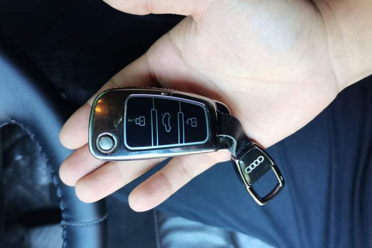 Used Audi Q7 2015 35 TFSI Ambition Edition Vehicle Key