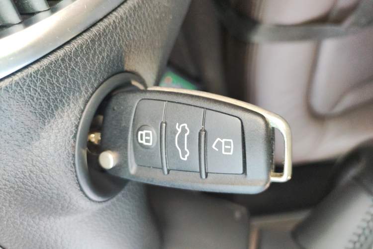 Used Audi Q7 2015 35 TFSI Ambition Edition Vehicle Key