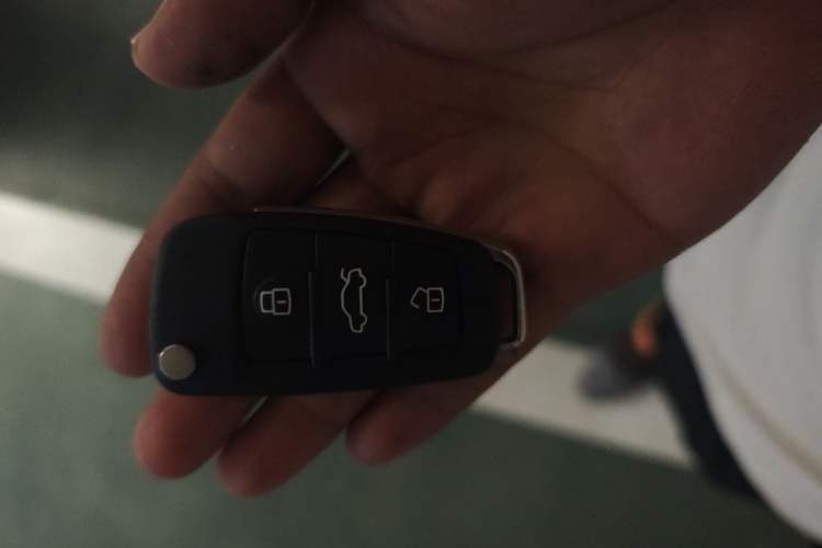 Used Audi Q7 2015 35 TFSI Ambition Edition Vehicle Key