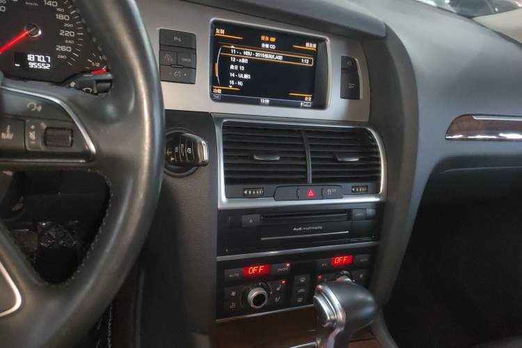 Used Audi Q7 2015 35 TFSI Ambition Edition Audio And AC Panel