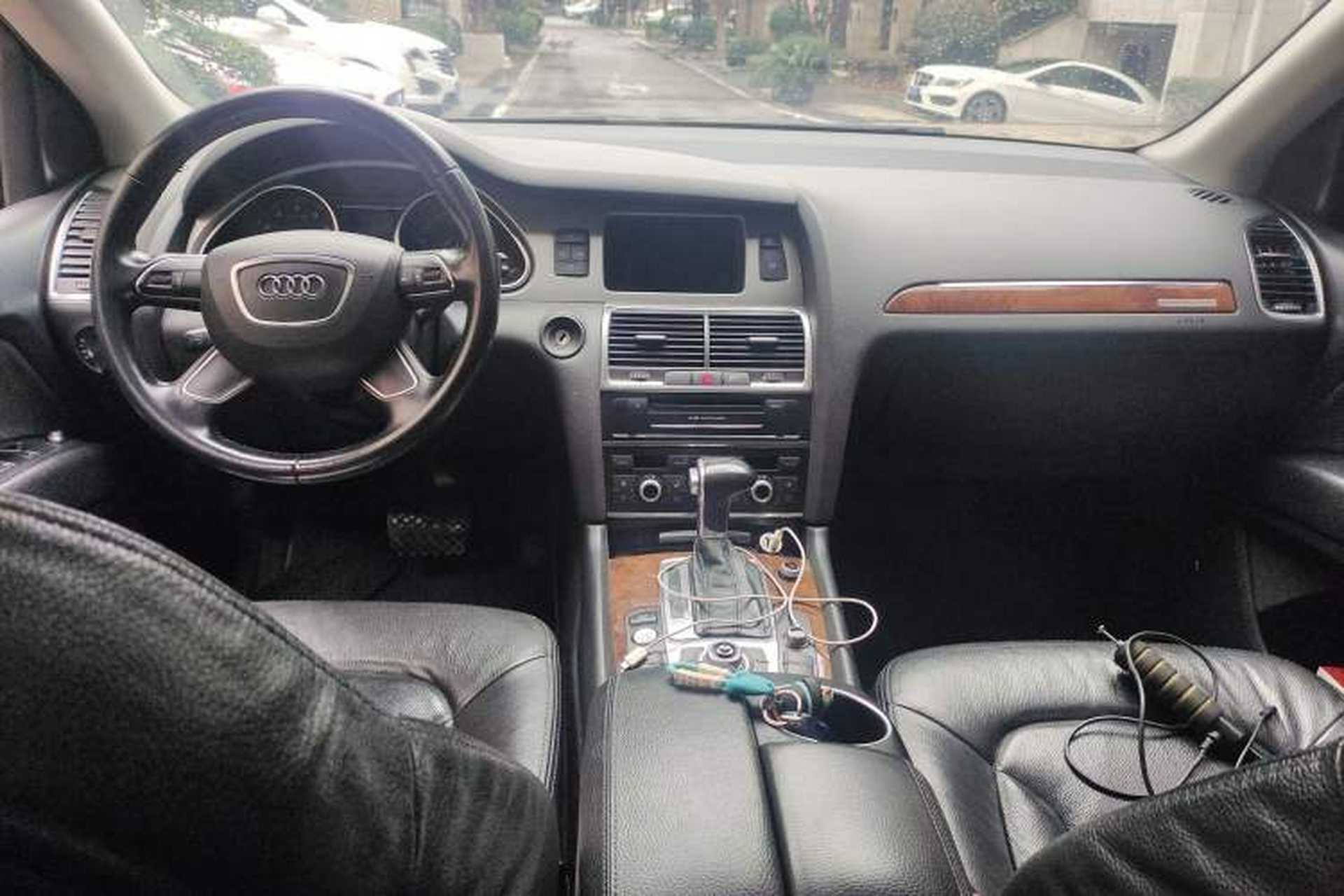 Used Audi Q7 2015 35 TFSI Sport Edition Center Console