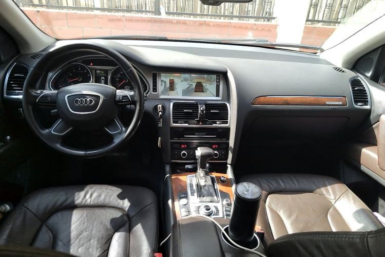 Used Audi Q7 2015 35 TFSI Ambition Edition Center Console