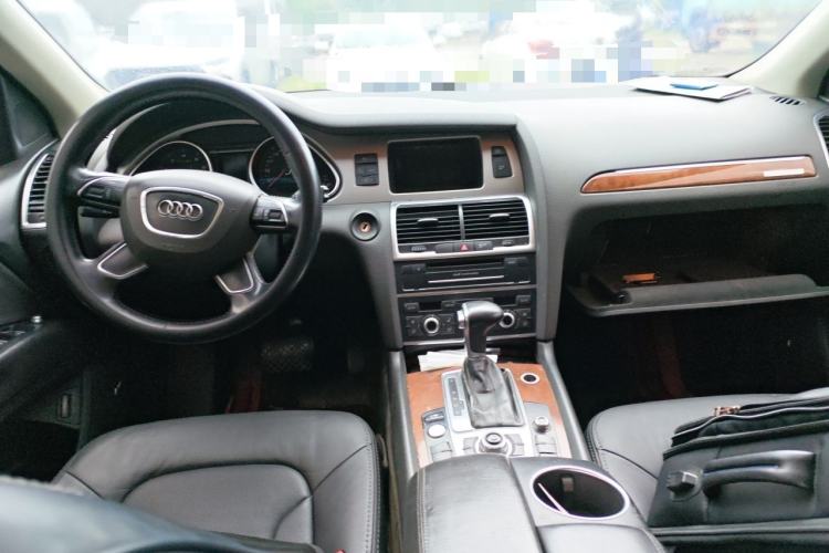 Used Audi Q7 2015 40 TFSI Collector's Edition Center Console