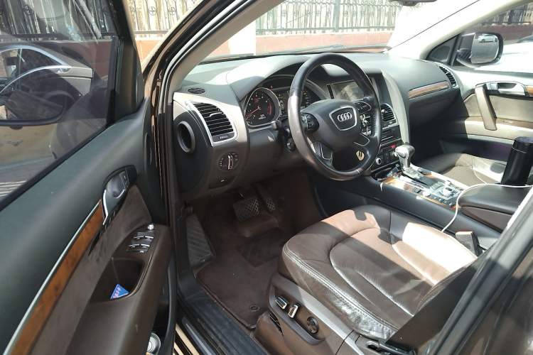 Used Audi Q7 2015 35 TFSI Ambition Edition Driver Seat