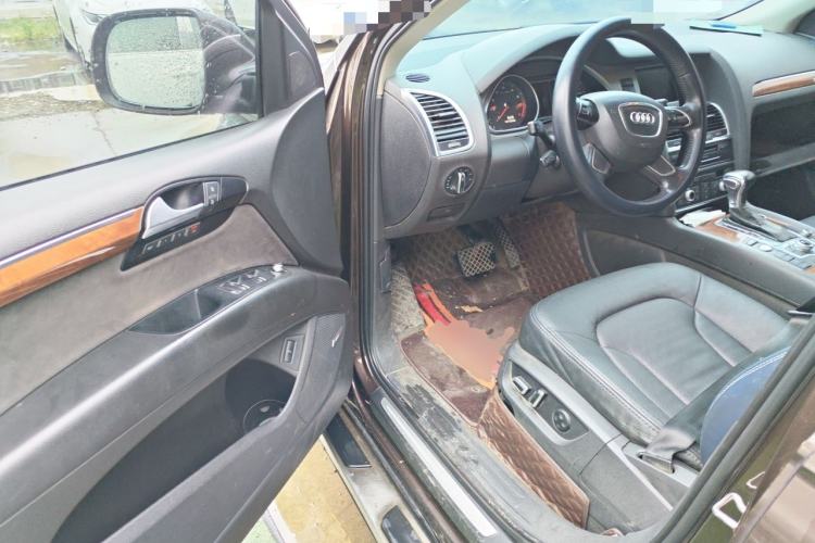 Used Audi Q7 2015 40 TFSI Collector's Edition Driver Seat