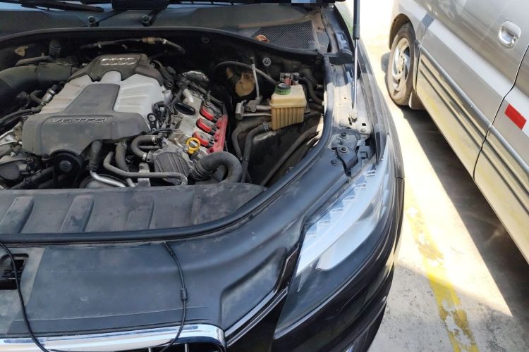 Used Audi Q7 2015 35 TFSI Sport Edition Engine Bay Left