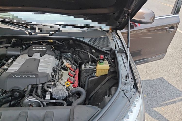 Used Audi Q7 2015 40 TFSI Collector's Edition Engine Bay Left