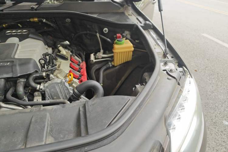 Used Audi Q7 2015 35 TFSI Ambition Edition Engine Bay Left
