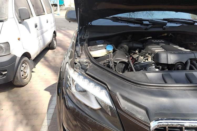 Used Audi Q7 2015 35 TFSI Ambition Edition Engine Bay Right