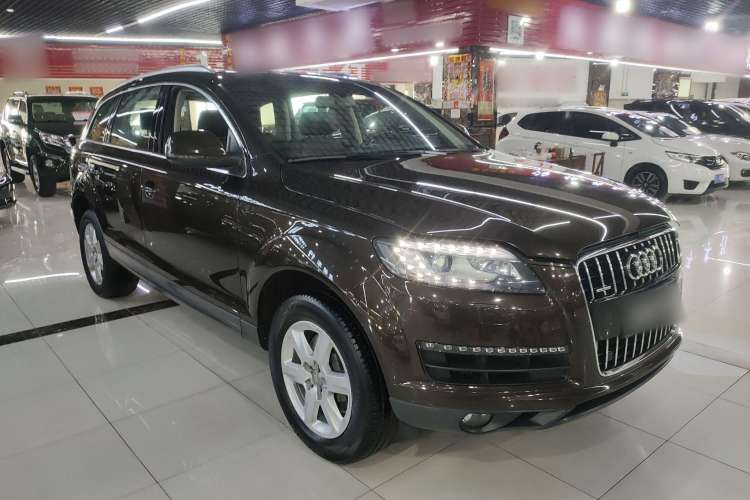Used Audi Q7 2015 35 TFSI Ambition Edition Front Right 45 Deg