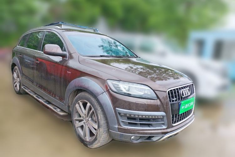 Used Audi Q7 2015 40 TFSI Collector's Edition Front Right 45 Deg
