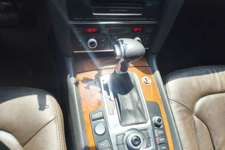Used Audi Q7 2015 35 TFSI Sport Edition Gear Lever