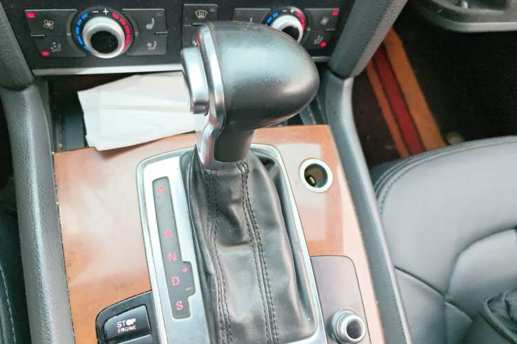 Used Audi Q7 2015 40 TFSI Collector's Edition Gear Lever