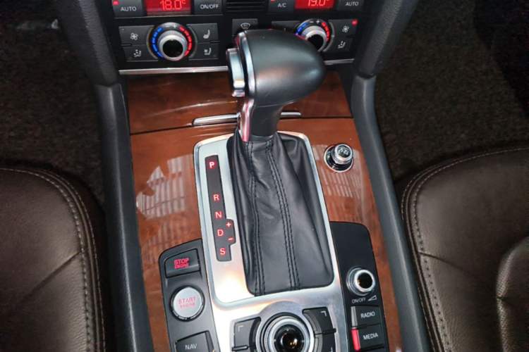Used Audi Q7 2015 35 TFSI Ambition Edition Gear Lever