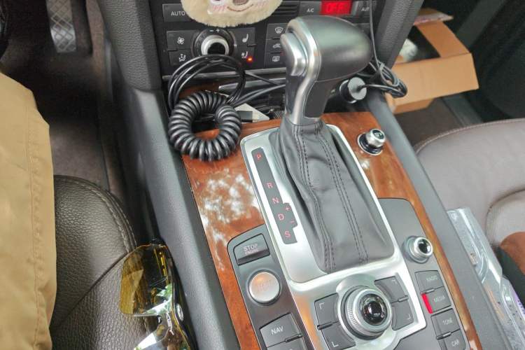 Used Audi Q7 2015 35 TFSI Ambition Edition Gear Lever