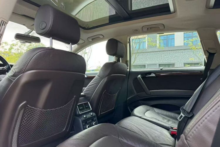Used Audi Q7 2015 35 TFSI Sport Edition Interior 2