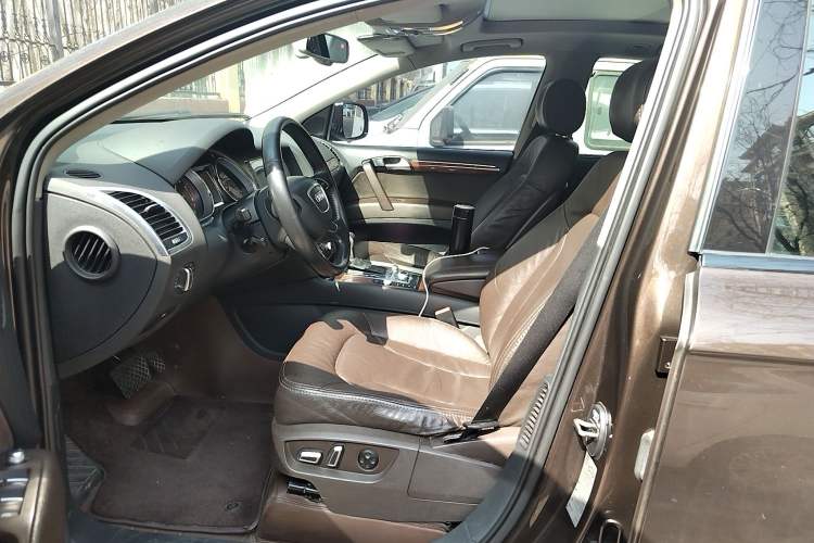 Used Audi Q7 2015 35 TFSI Ambition Edition Left Front Seat
