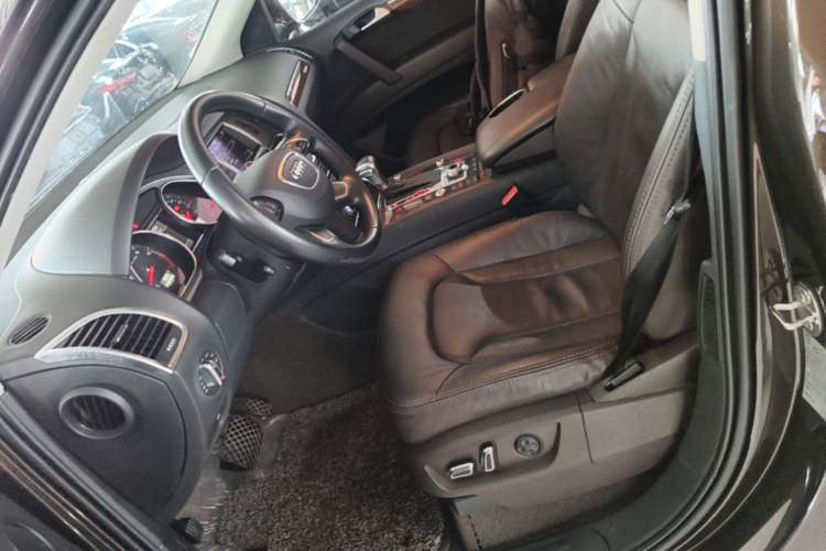 Used Audi Q7 2015 35 TFSI Ambition Edition Left Front Seat