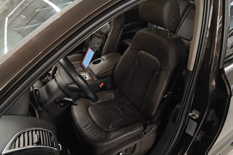Used Audi Q7 2015 35 TFSI Ambition Edition Left Front Seat