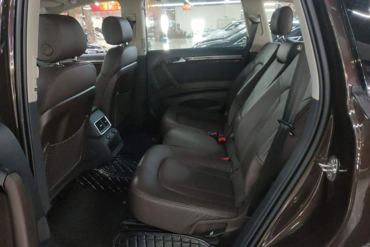 Used Audi Q7 2015 35 TFSI Ambition Edition Left Rear Seat