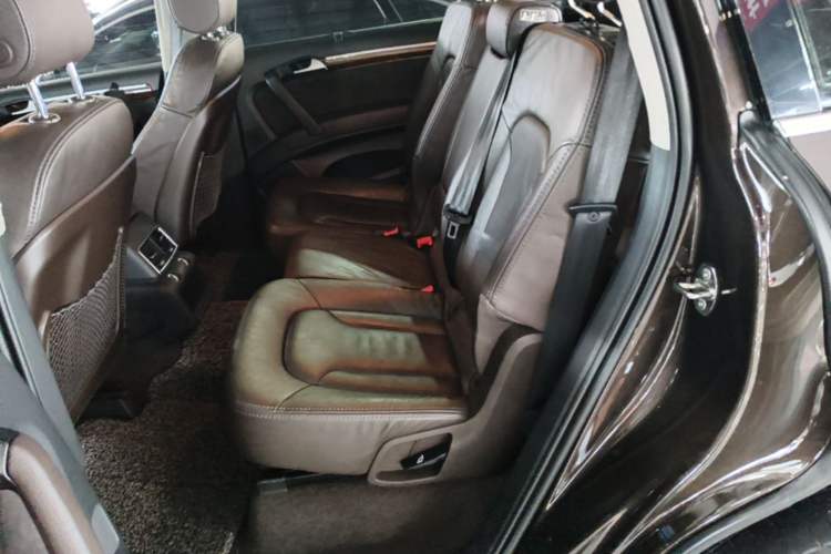 Used Audi Q7 2015 35 TFSI Ambition Edition Left Rear Seat