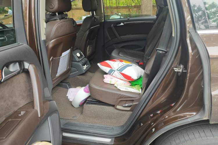 Used Audi Q7 2015 35 TFSI Ambition Edition Left Rear Seat