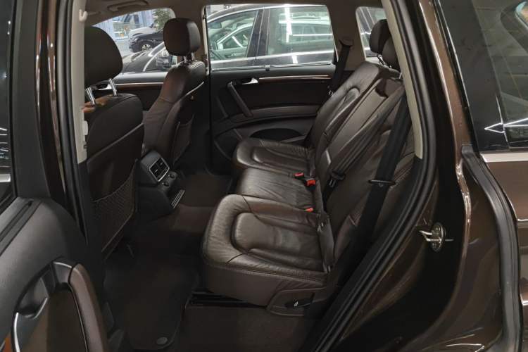 Used Audi Q7 2015 35 TFSI Ambition Edition Left Rear Seat