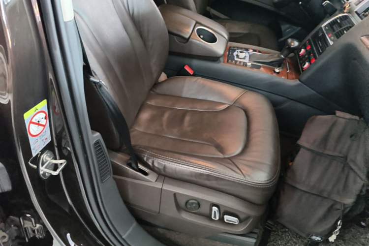Used Audi Q7 2015 35 TFSI Ambition Edition Right Front Seat