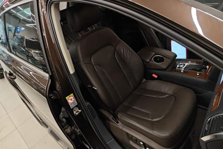 Used Audi Q7 2015 35 TFSI Ambition Edition Right Front Seat