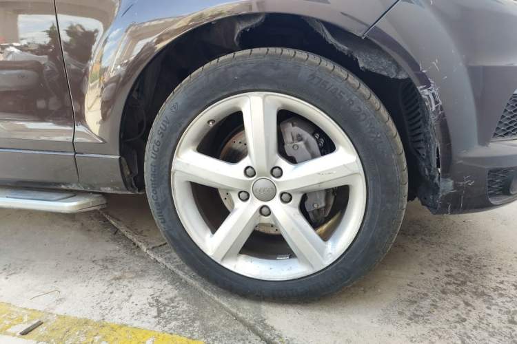 Used Audi Q7 2015 35 TFSI Sport Edition Right Front Wheel Hub