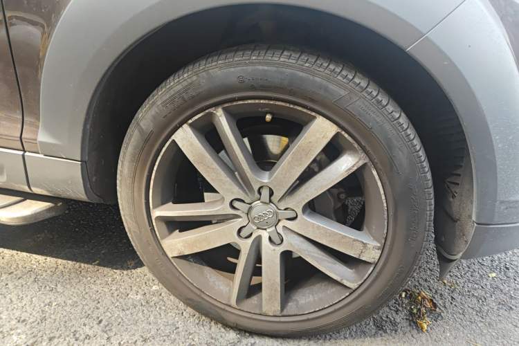 Used Audi Q7 2015 40 TFSI Collector's Edition Right Front Wheel Hub
