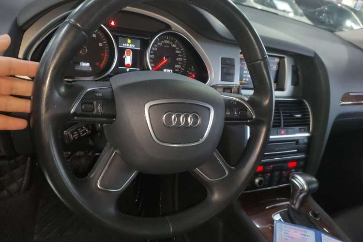 Used Audi Q7 2015 35 TFSI Ambition Edition Steering Wheel