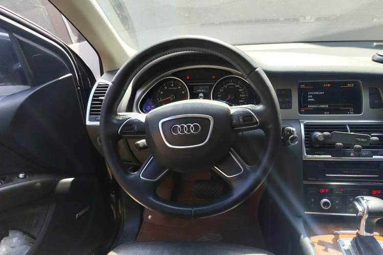 Used Audi Q7 2015 35 TFSI Sport Edition Steering Wheel