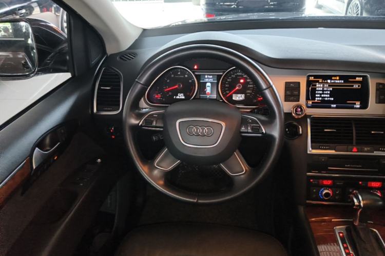 Used Audi Q7 2015 35 TFSI Ambition Edition Steering Wheel