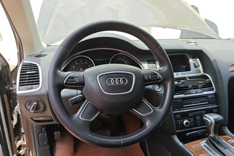 Used Audi Q7 2015 35 TFSI Sport Edition Steering Wheel