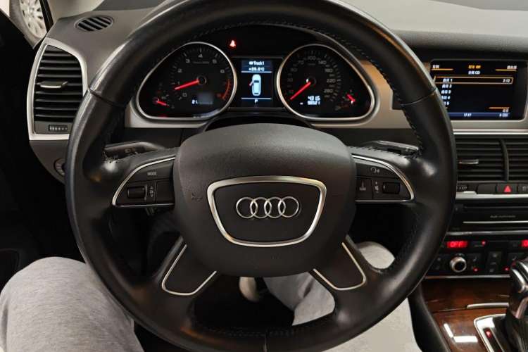 Used Audi Q7 2015 35 TFSI Ambition Edition Steering Wheel