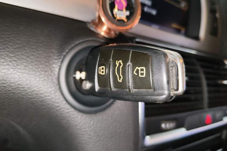 Used Audi Q7 2015 35 TFSI Ambition Edition Vehicle Key