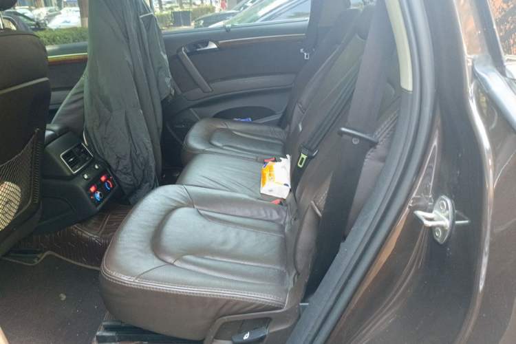 Used Audi Q7 2015 35 TFSI Ambition Edition Left Rear Seat