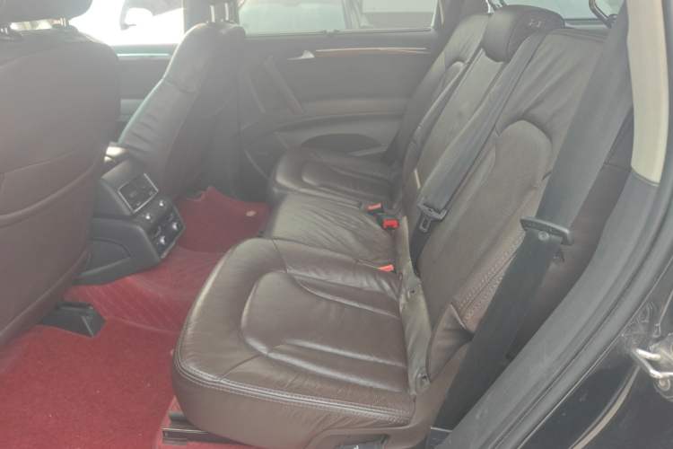 Used Audi Q7 2015 40 TFSI Collector's Edition Left Rear Seat