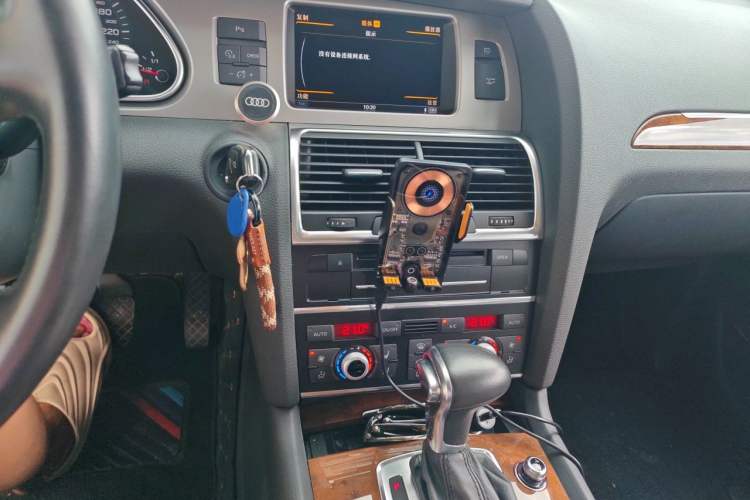 Used Audi Q7 2015 35 TFSI Ambition Edition Audio And AC Panel