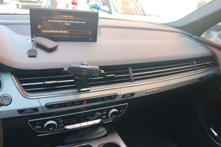 Used Audi Q7  Audio And AC Panel