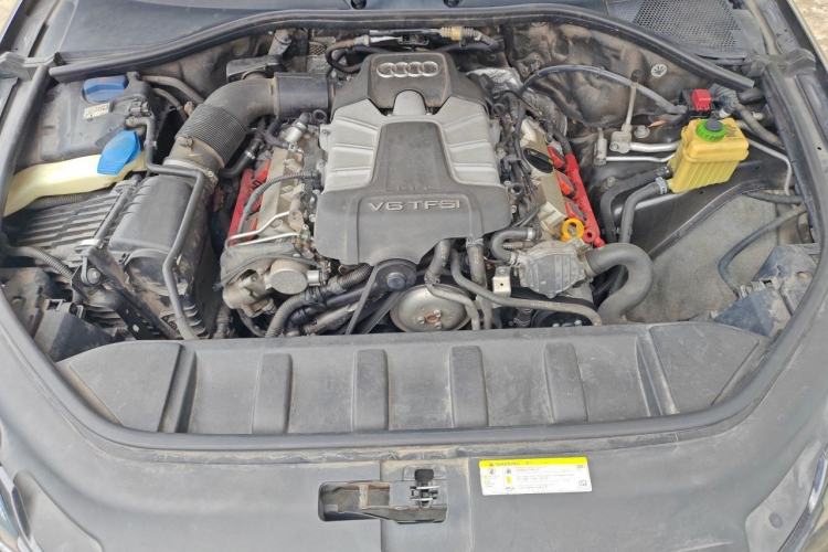 Used Audi Q7 2015 35 TFSI Ambition Edition Engine Bay