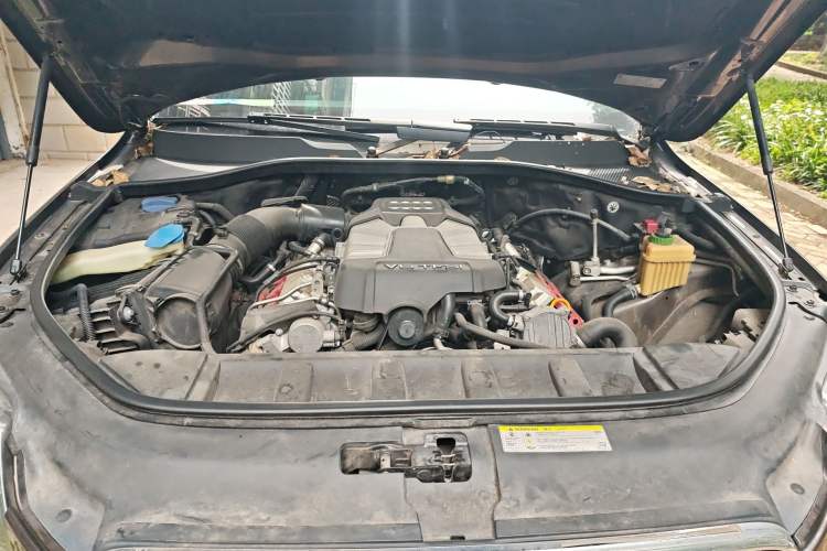 Used Audi Q7 2015 35 TFSI Ambition Edition Engine Bay