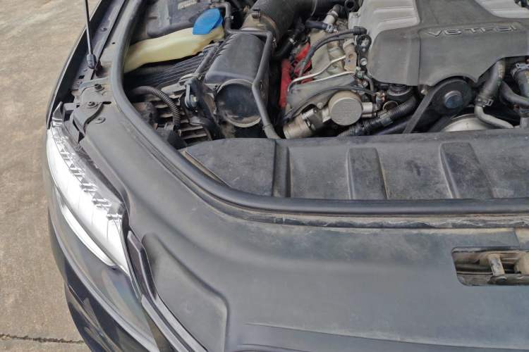 Used Audi Q7 2015 35 TFSI Ambition Edition Engine Bay Right