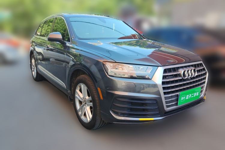 Used Audi Q7  Front Right 45 Deg