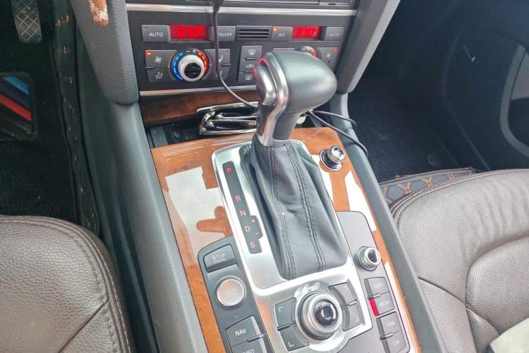 Used Audi Q7 2015 35 TFSI Ambition Edition Gear Lever