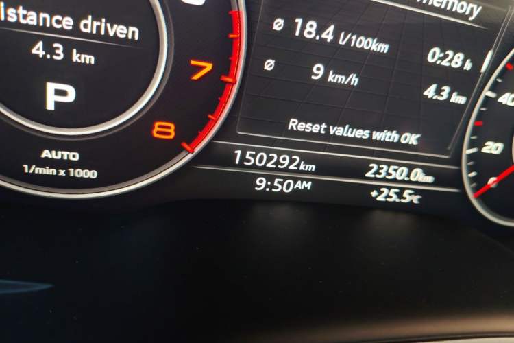 Used Audi Q7  Odometer Close Up
